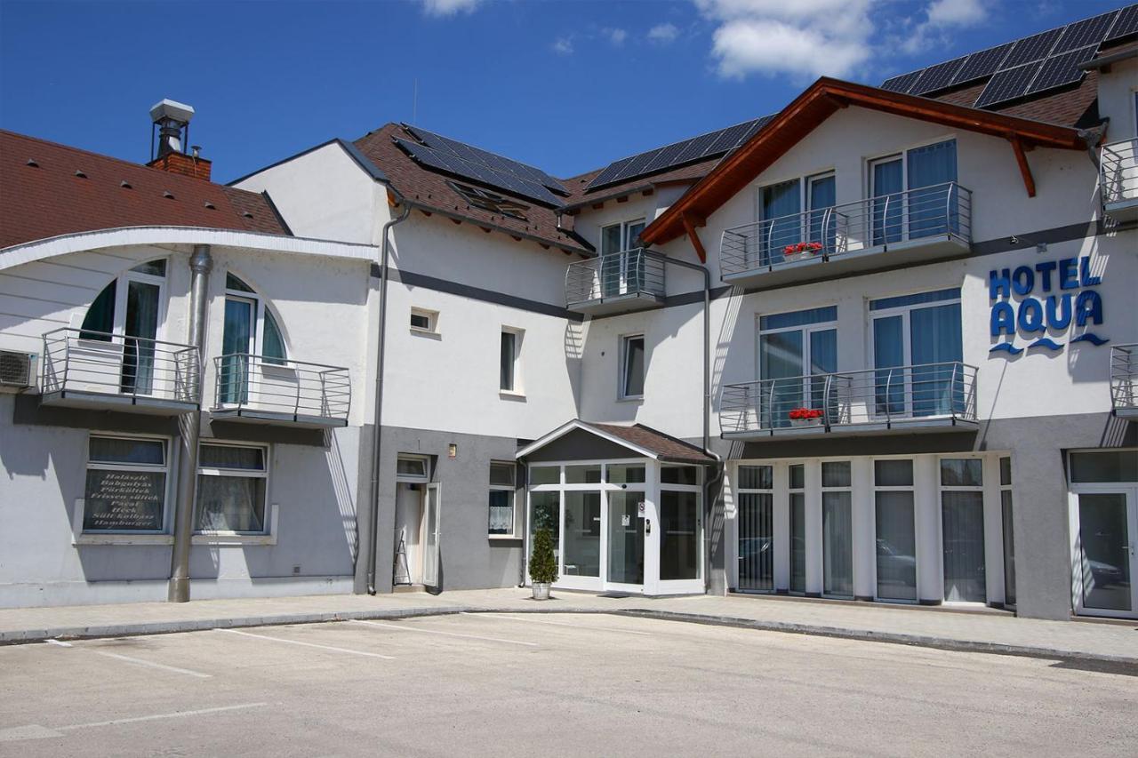 Hotel Aqua Komárom Exterior foto